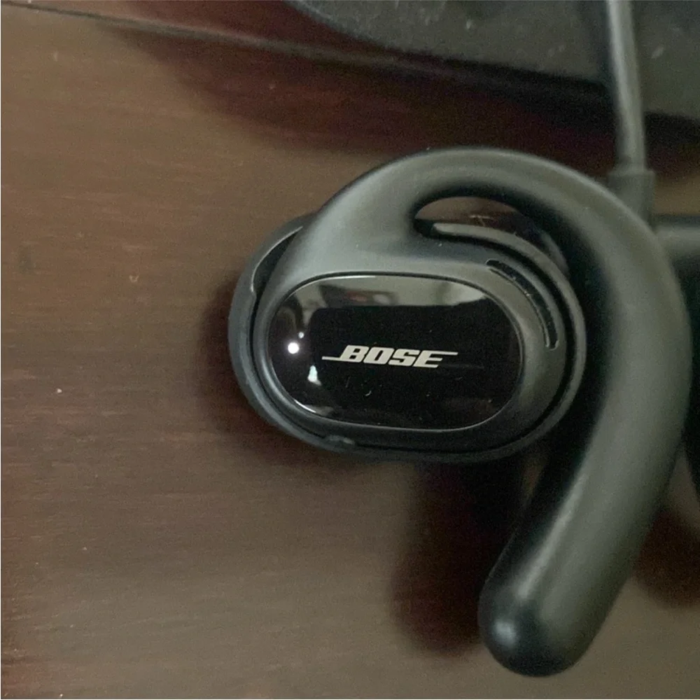 Bose Sport OpenEar True Wireless Black Earbuds with Charging Case. Barely used!